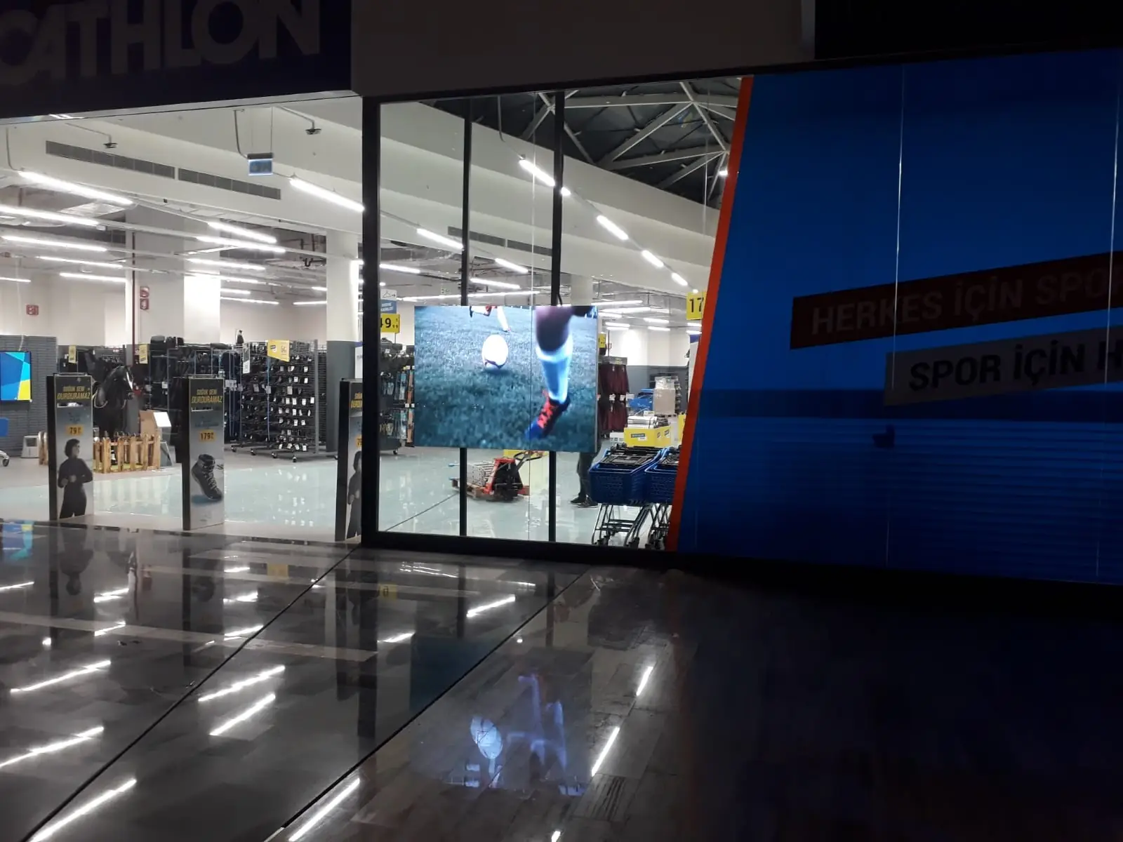 Unisoft | Decathlon Mağazaları Dijital Dönüşüm Çözümleri