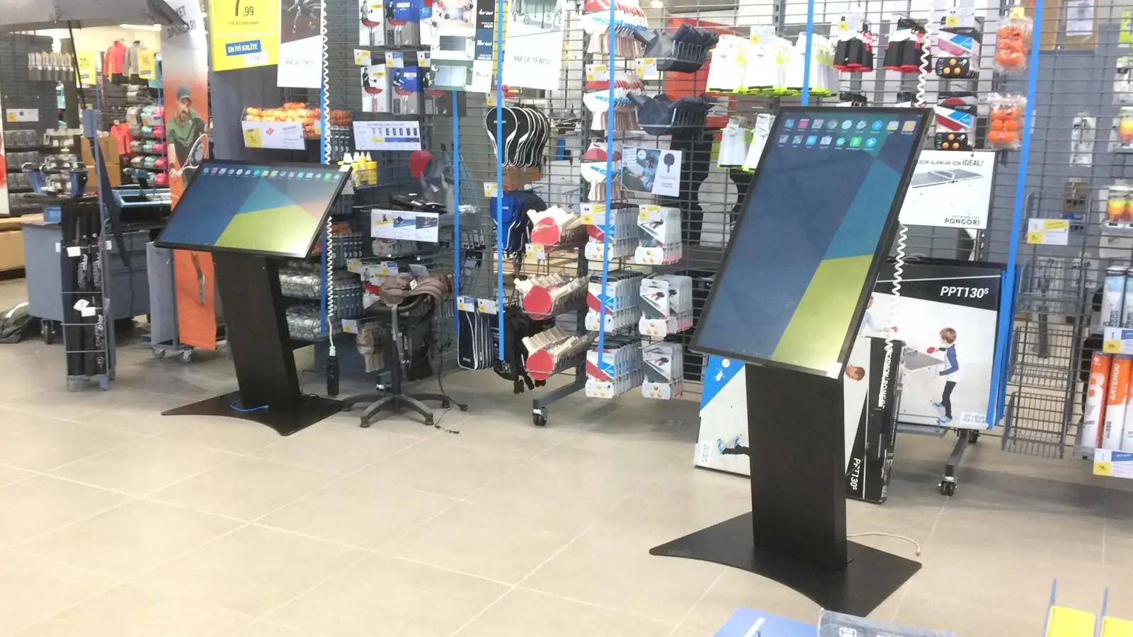 Unisoft | İç Mekan Ekranlar